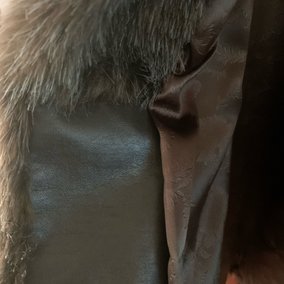 Luxurious Real Mink Coat - Picture 6 of 7